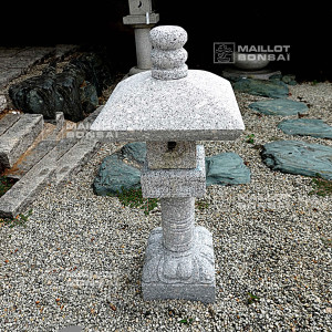 lanterne-granit
